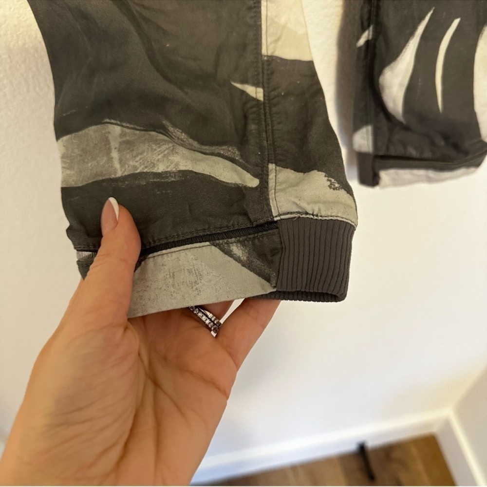 Lululemon City Joggers White Slate Gray Printed Size 4 Women’s Elastic Waist - Picture 5 of 11